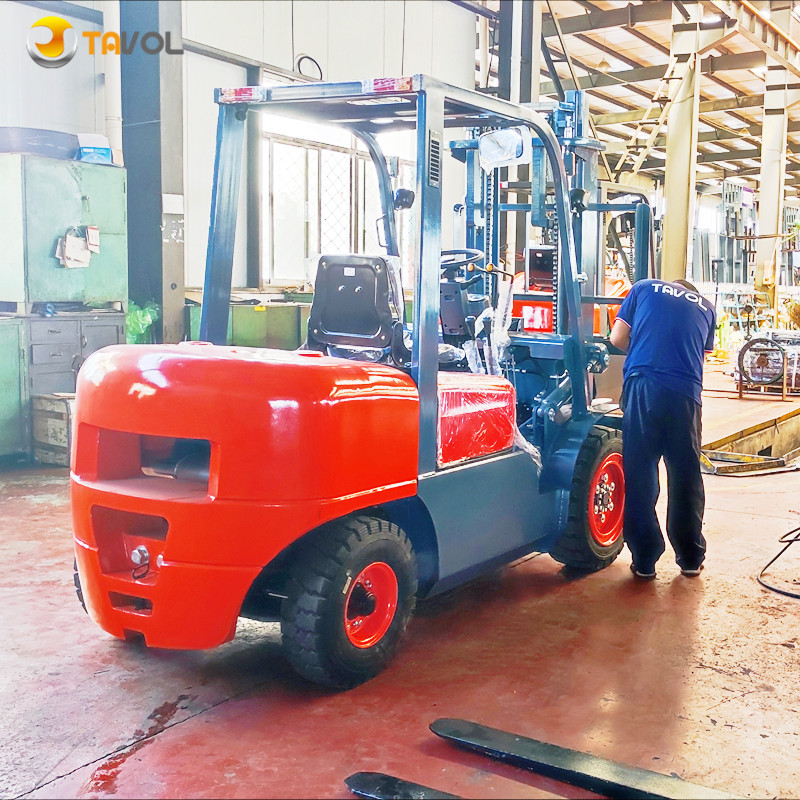 Chine Célèbre Usine Nouvelle Conception 3TON 3M Diesel Chariot Élévateur Prix à Vendre